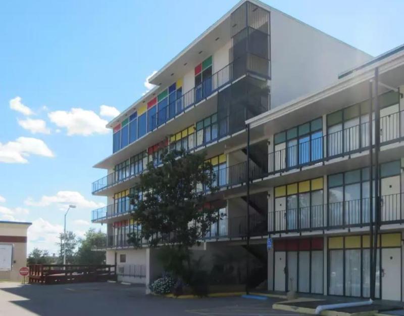 Hotel Quality & Conference Center